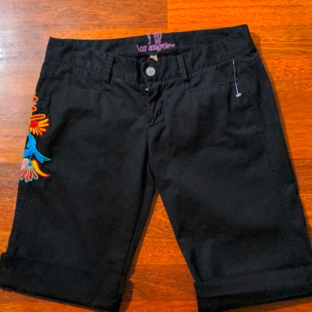 Johnny Was Los Angeles Shorts/Capris size 2 NWOT